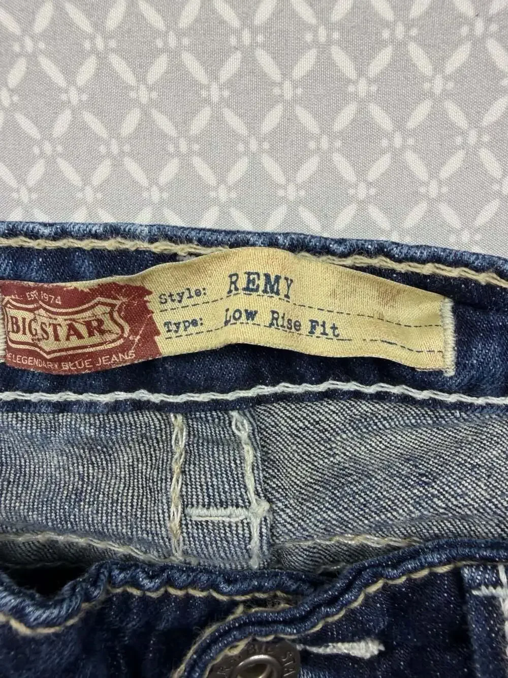 Big Star Remy Low Rise Fit Jeans Size 28R - Picture 2 of 16